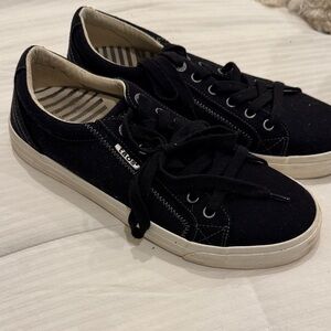Taos Footwear Black Canvas Lace-Up Sneakers
